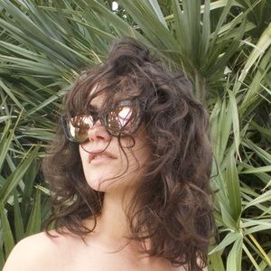 Meet your Posher, Amelia